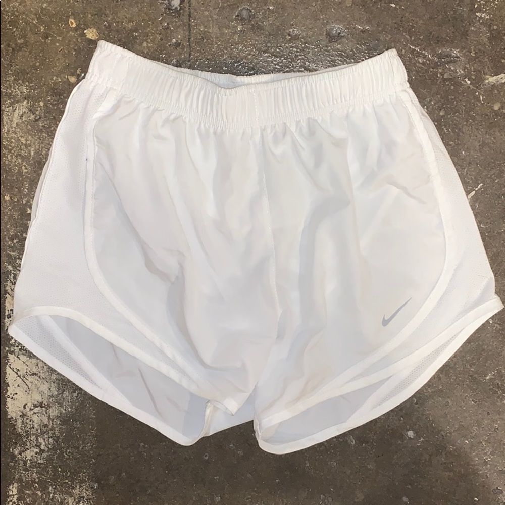 Women’s Nike Tempo running shorts size XS WHITE